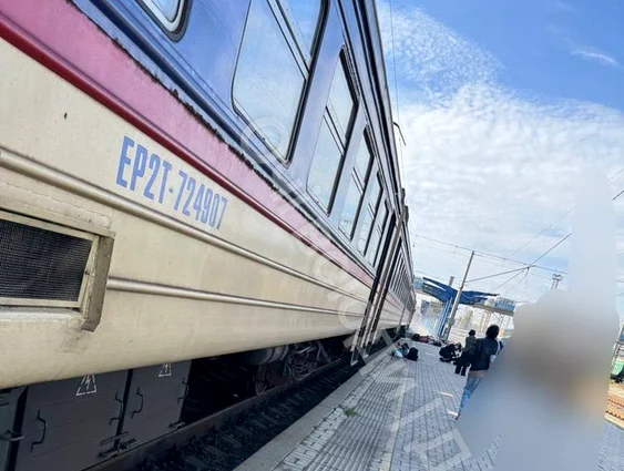 Atac cu dronă asupra unui tren la gara din Dnipro: cel puțin 13 morți, numeroși răniți