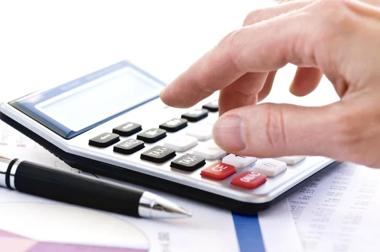 Nazare nu exclude noi taxe în 2027: economiștii avertizează asupra impactului asupra consumului și companiilor