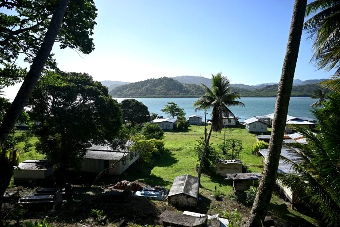 O insulă din Fiji se confruntă cu inundații și eroziune, dar locuitorii refuză relocarea