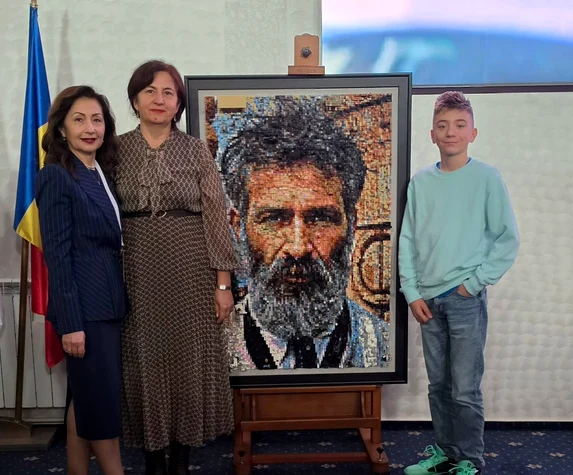 Portret al lui Brâncuși realizat din 18.750 de piese LEGO de un băiat din Cluj-Napoca