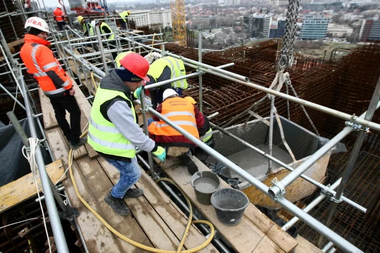 Construcțiile accelerează, dar apartamentele rămân greu accesibile: ce arată datele recente