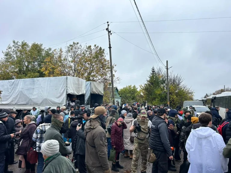 Prima operațiune umanitară comună Ucraina–Rusia în Oleşki: localnicii primesc ajutoare și pot fi evacuați