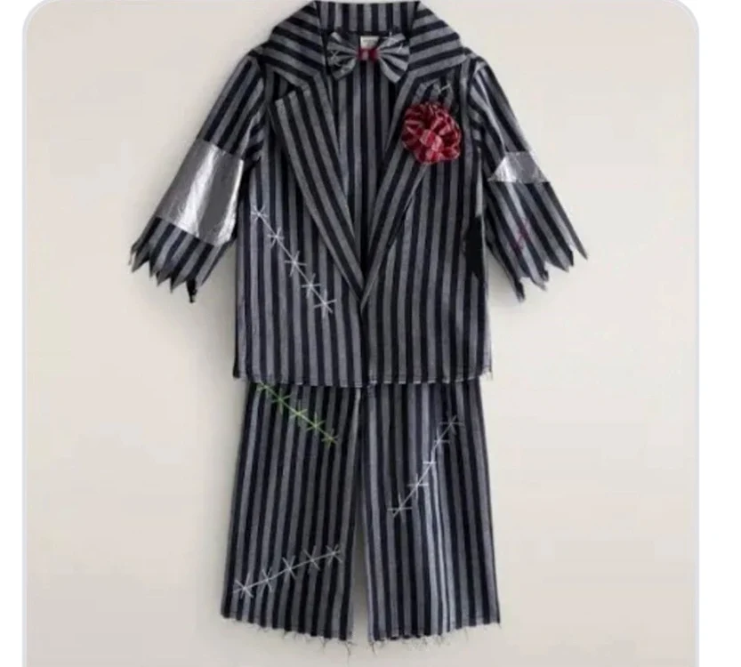 Zara a scos de la vânzare un costum de Halloween pentru copii, criticat pentru asemănarea cu hainele din lagărele naziste