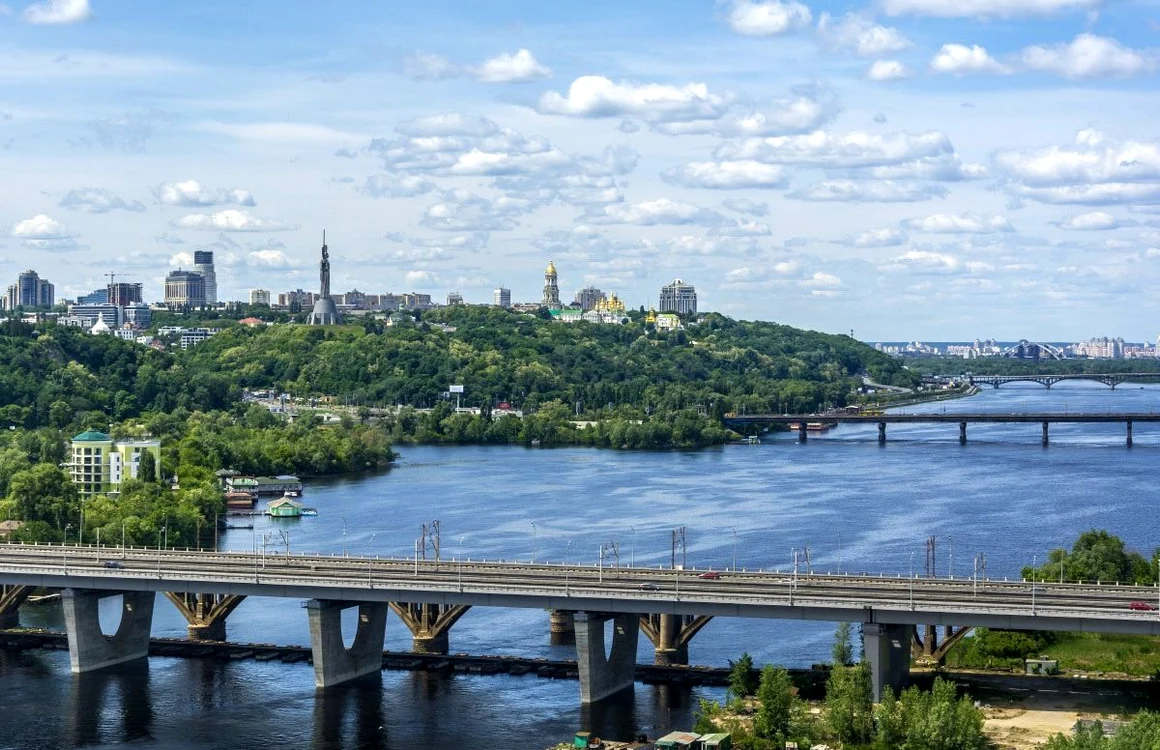 Atacurile cu drone vizează podurile din Kiev; capitala riscă un „coșmar logistic”