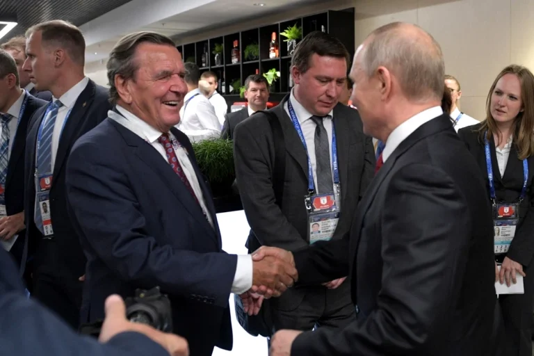 Gerhard Schröder, numit în consiliul de supraveghere al lanțului rus Hyperglobus