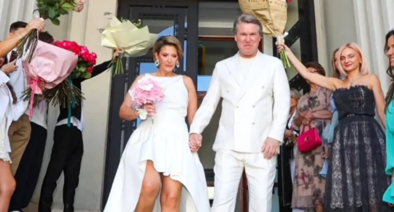 Florin Răducioiu s-a căsătorit cu Andreea Albăstroiu la 56 de ani