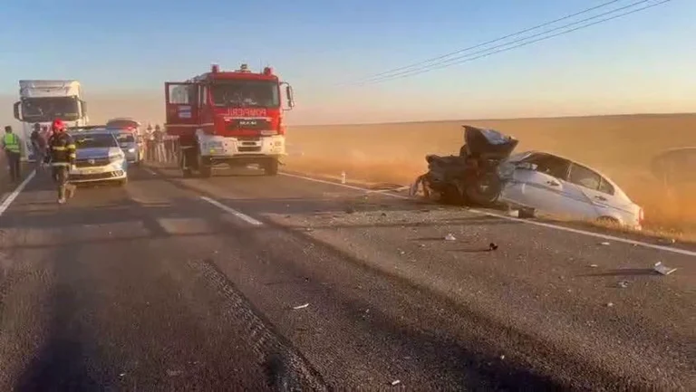 Accident grav în Mehedinți: șofer beat a intrat în depășire și s-a izbit frontal de un autoturism