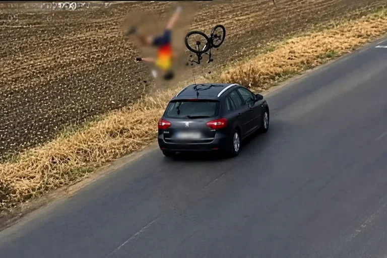 Biciclist de 52 de ani, grav rănit după ce a fost lovit de un autoturism pe DJ 709B, lângă Curtici