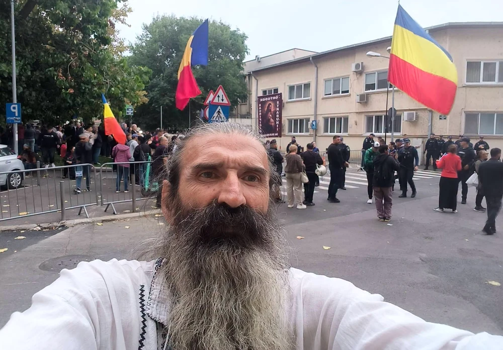 Cezar Cătălin Avrămuță, „Stegarul Dac”, apare în istoricul a cel puțin 16 firme; a reprezentat și o companie din Delaware