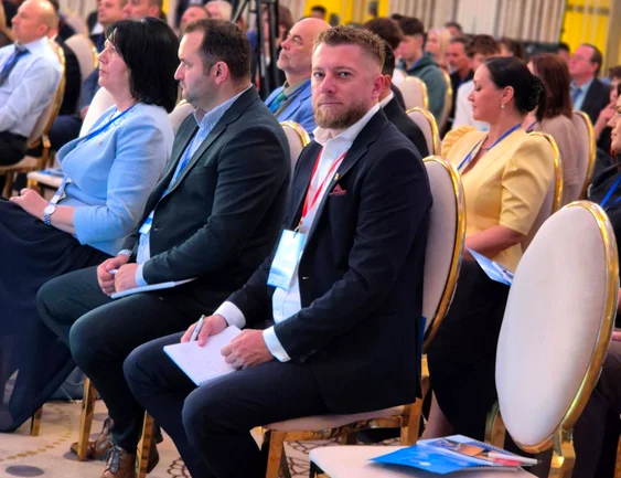Deputatul Călin Florin Groza părăsește grupul Uniți pentru România și se alătură PSD