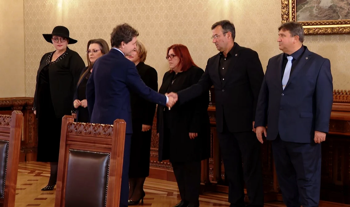 Diana Șoșoacă, în doliu la consultările de la Cotroceni: „Femeile sunt net superioare bărbaților”