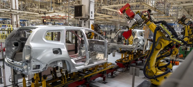 Uzina Dacia de la Mioveni oprește producția două zile din cauza nivelului comenzilor
