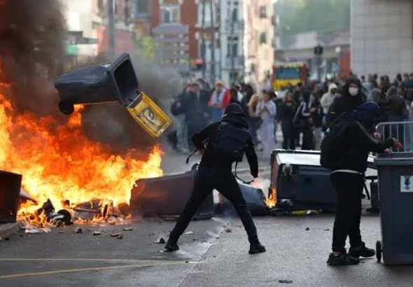 Franța în tensiune: peste 5.000 de persoane plasate în custodie, sute de școli afectate înaintea unei zile masive de proteste