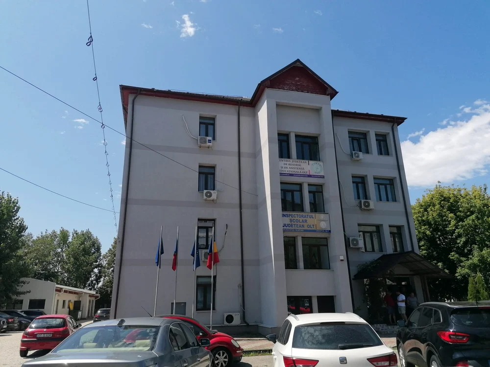 Mii de posturi de director scoase la concurs, dar interes scăzut: județe fără candidați și profesori nemotivați