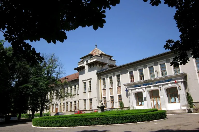 Conflict între două profesoare la Colegiul Pedagogic „Vasile Lupu” din Iași: una a depus plângere după ce ar fi fost agresată