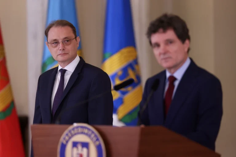 PSD înclină să susțină învestirea lui Luca Niculescu, dar ezită să intre în guvern
