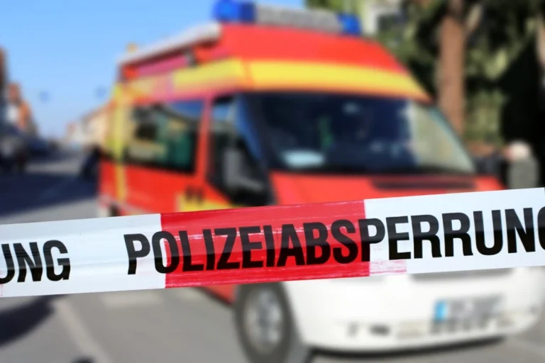 Fetiță de 6 ani salvată în ultimul moment după ce a căzut de la etajul trei al unei clădiri din Berlin