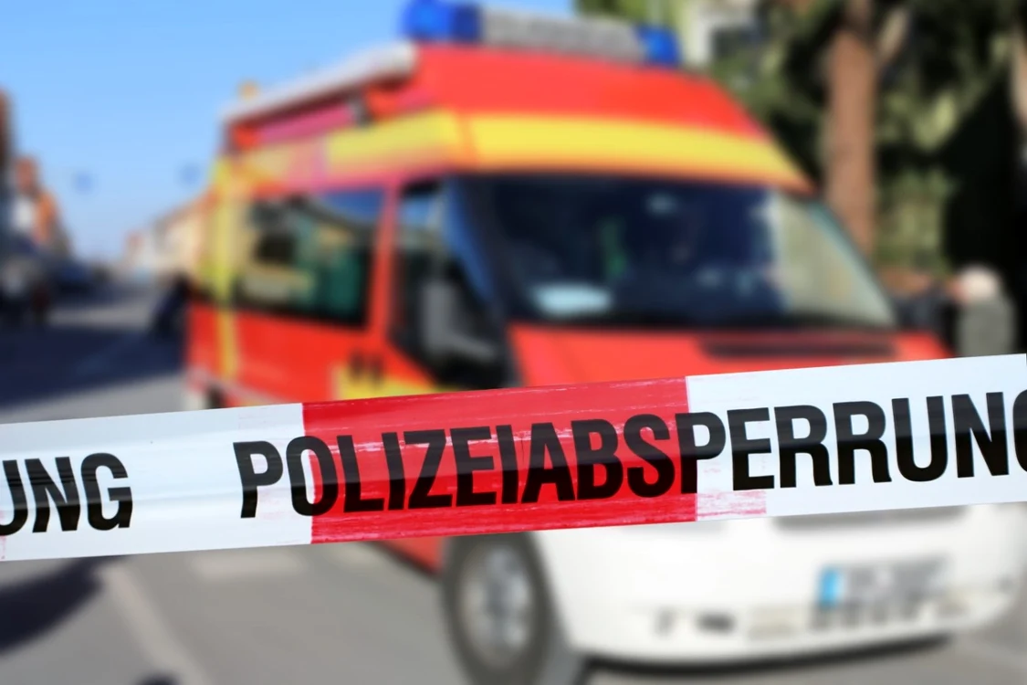 Fetiță de 6 ani salvată în ultimul moment după ce a căzut de la etajul trei al unei clădiri din Berlin
