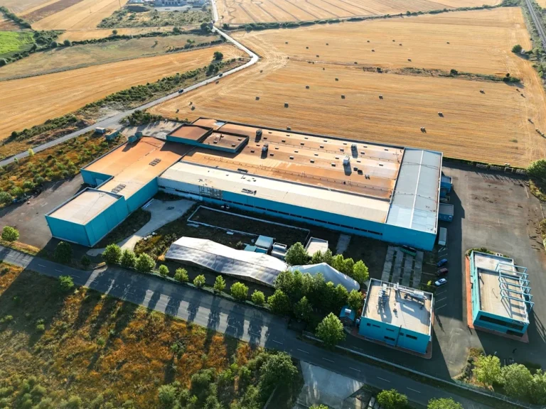 Fosta fabrică de confecții metalice din Arad, vândută cu 4,5 milioane de euro; noul proprietar vrea reluarea producției