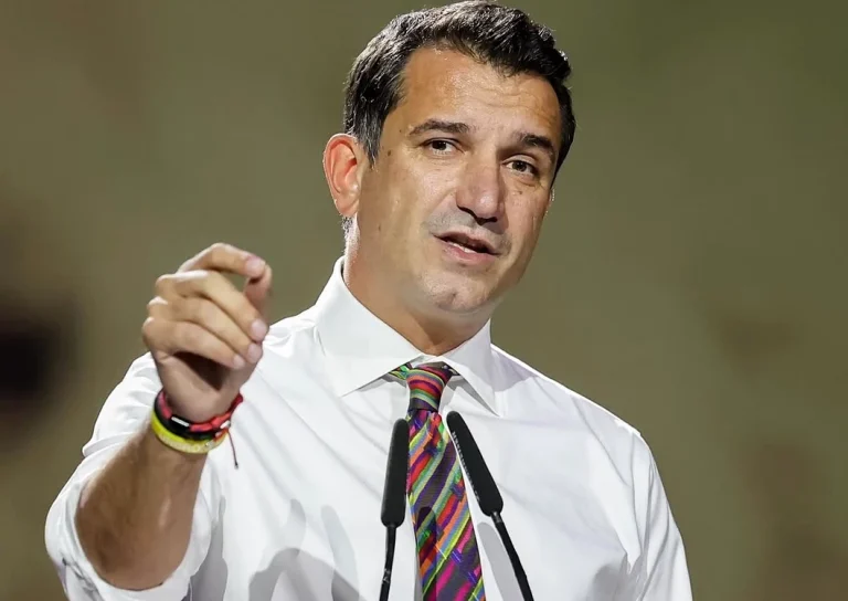Primarul Tiranei, aflat în arest de aproape 20 de luni, folosește un avatar AI pentru a se adresa locuitorilor