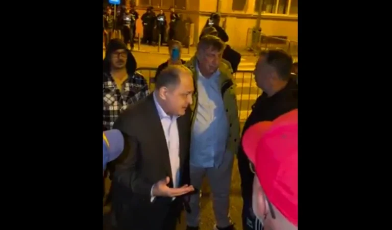 Marian Vanghelie s-a alăturat susținătorilor lui Călin Georgescu în fața Arestului Central: „Mie nu mi-e frică de nimic”