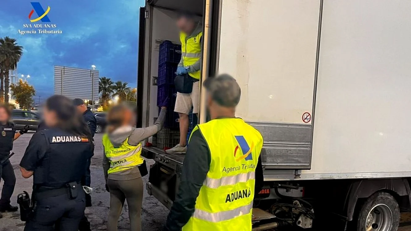 Șofer român arestat în Valencia după ce în camionul său frigorific au fost găsite 1,42 tone de cocaină