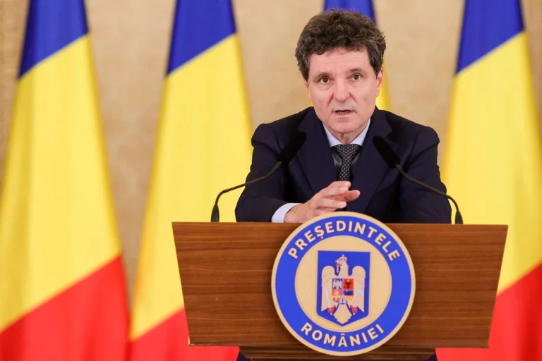 Nicușor Dan, prima reacție după respingerea Guvernului Mureșan: va vorbi din Praga