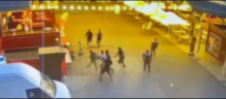 Trei bărbați reținuți după ce au agresat doi frați în Piața Obor