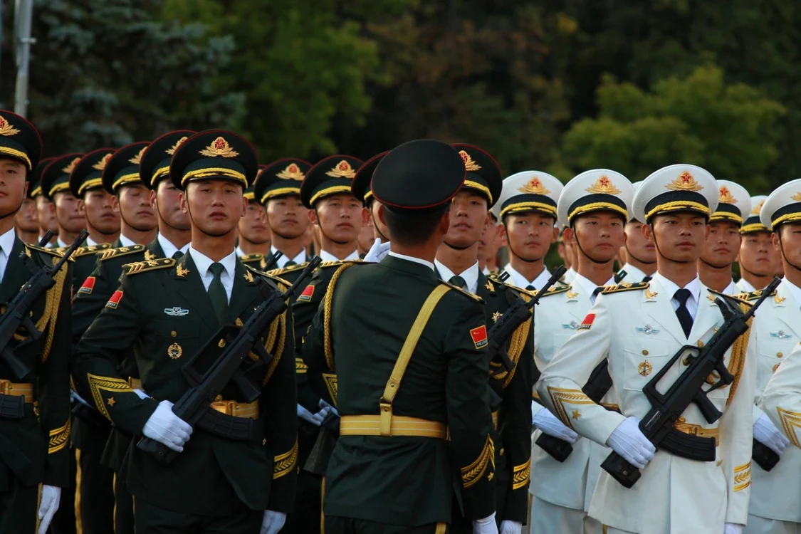 China își extinde puterile de mobilizare: statul poate folosi resurse private în caz de război