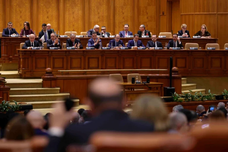 Criza politică și riscul de retrogradare a ratingului României înainte de evaluarea S&P