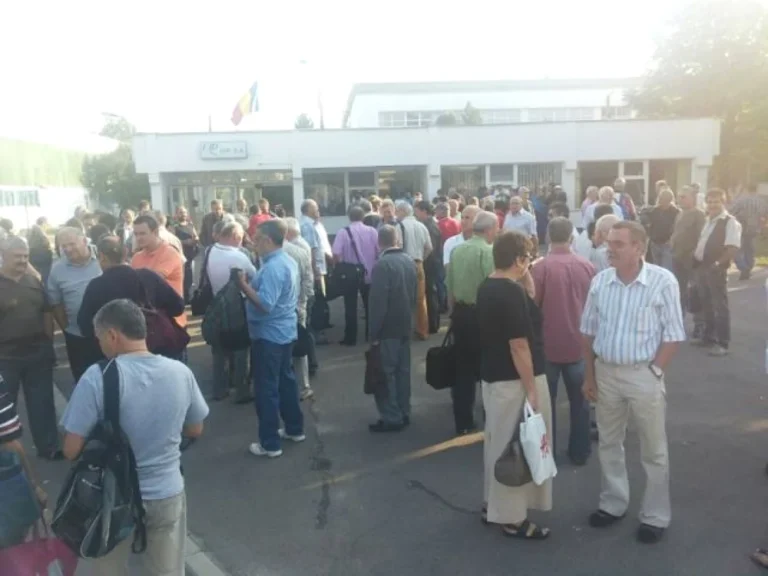 Protest la IAR Ghimbav: angajații cer indexarea salariilor și critică creșterea indemnizațiilor CA